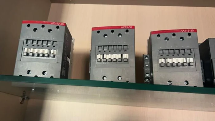A50-30-11 3 Pole AC Contactor 100A 1NO+1NC Auxiliary Contacts
